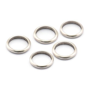 Silver Rings - 24 Antique Silver Plated Brass Rings (10-11mm) A0234 H0672