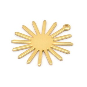 Gold Sun Charm, 4 Gold Plated Brass Sun Charms With 1 Loop (27x0.80mm) A1727 M01676