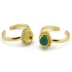 Brass Ring Settings, Raw Brass Drop Shaped Ring With 1 Stone Setting - Pad Size 8x6mm N2095
