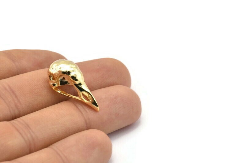 小さな鳥の頭蓋骨、金メッキ真鍮の鳥の頭蓋骨ペンダント、(25x12x11mm