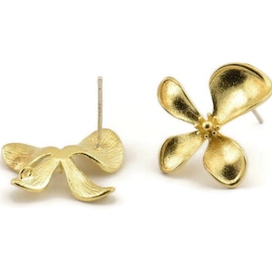 Brass Flower Earring, 6 Raw Brass Flower Stud Earrings (17mm) N1197