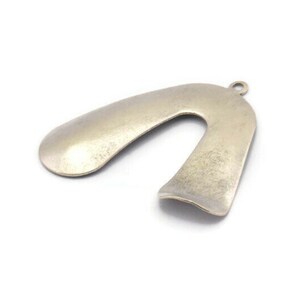 Silver V Shaped, 6 Antique Silver Plated Brass V Shaped Charms With 1 Loop (32x30x0.50mm) D0694