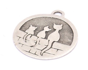 Silver Brass Cat Charm, 2 Antique Silver Plated Brass Cat Textured Round Tag Charms With 1 Loop, Blanks (33x29x1.1mm) E227