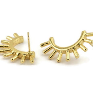 Gold Eyelash Earring, 2 Gold Plated Brass Eyelash Stud Earrings (31x16mm) N1147