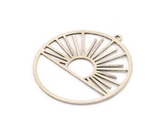 Silver Round Charm, 4 Antique Silver Plated Brass Rising Sun Patterned Round Shaped Charms With 1 Loop, Charm Pendants (37x35x0.60mm) A5174