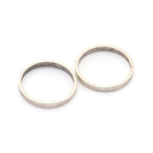 Antique Silver Circle Connectors, 24 Antique Silver Plated Circle Connectors (16x0.8x2mm) D0308 H0257