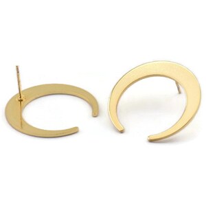 Gold Moon Earring, 2 Gold Plated Brass Crescent Moon Stud Earrings (28.5x27.5x5x1mm) E014 A1281 Q1045