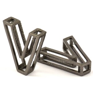 Letra V preta, 2 letras V banhadas a preto, iniciais, maiúsculas, pingente inicial de letra para colares personalizados