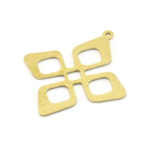 Brass Flower Charm, Raw Brass Dangle Pendants, Flower Earrings With 1 Loop (33x28x0.60mm) SMP1559