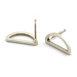 Silver Semi Circle Earring, 12 Antique Silver Plated Brass Half Moon Earring Posts, Pendants, Findings (15x7.5x1.2mm) E342