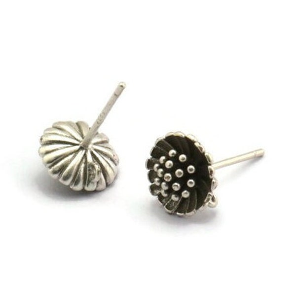 Silver Flower Earring, 4 Antique Silver Plated Brass Flower Stud Earrings With 1 Loop (9mm) N1931