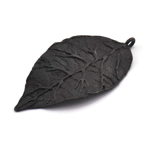 Black Leaf Charm, Oxidized Black Brass Leaf Charms With 1 Loop (60x30x1.4mm) E255