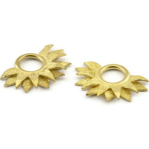 Brass Sunflower Charm, Raw Brass Flower Charms, Pendants, Earrings, Findings (28x19mm) N0787