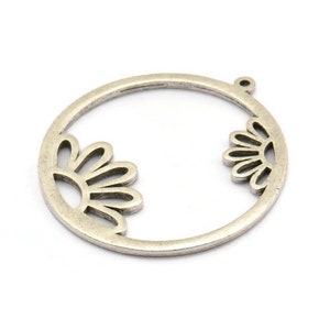 Silver Daisy Charm, Antique Silver Plated Brass Daisy Charms With 1 Loop, Pendants, Earrings (36x34x1.5mm) N1349