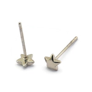 Silver Star Earring, 10 Silver Tone Brass Star Stud Earrings (5mm) D1407