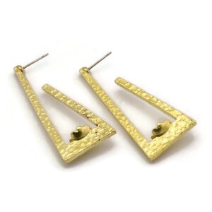 Earring Studs, 2 Raw Brass - Triangle Shaped Stud Earrings With Pad For 7mm Stone - Brass Earrings - Earrings (48x20x2mm) N2412