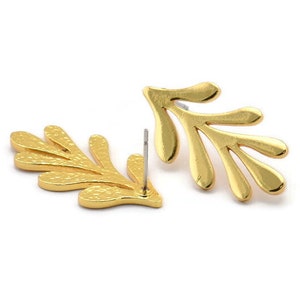 Gold Leaf Earring, 2 Gold Plated Brass Leaf Stud Earrings (29x15x1.50mm) N1711
