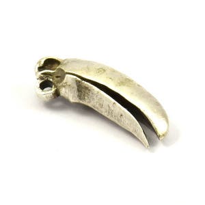 Bird Skull Pendant, 2 Antique Silver Plated Brass Bird Skull Necklace Pendants with 1 Loop (26x9.5x6.5mm) N0491