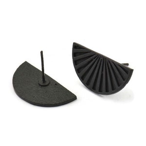 Semi Circle Earring, 2 Oxidized Black Brass Half Moon Stud Earrings (22x11x1.2mm) N1330