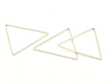シルバー トライアングル チャーム、シルバー トーン 真鍮