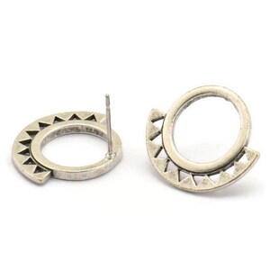 Silver Circle Earring, 2 Antique Silver Plated Brass Circle Stud Earrings (21x18x2mm) N1238