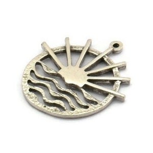 Silver Sunset Charm, 2 Antique Silver Plated Brass Sun And Sea Charms With 1 Loop, Sunrise Charms, Charms, Earring Findings (25x24mm) N1937