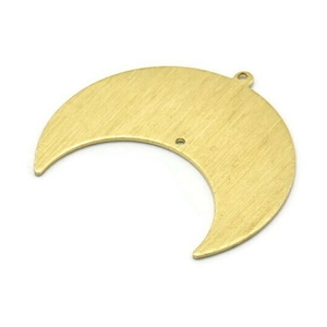 Brass Moon Charm, 4 Textured Raw Brass Moon Crescent Charms With 1 Loop And 1 Hole (35x17x0.80mm) M03098