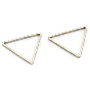 15mm Silver Triangles, 50 Antique Silver Plated Brass Triangles (15x0.8x0.4mm) BS 2347
