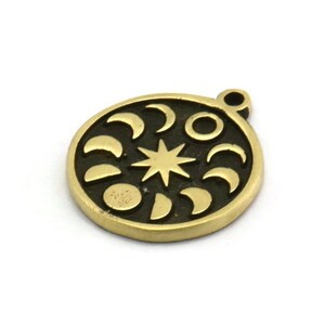 Brass Round Charm, Raw Brass Round Charms With 1 Loop, Moon Phases Findings, Star Findings (19x16x1.5mm) N2324