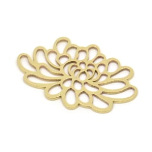 Brass Flower Charm, Raw Brass Flower Charms, Earring Charms, Findings (14x22x0.60mm) SMP2311