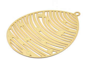 Guldörhängesberlock, 2 förgyllda mässingsörhängen med etniskt motiv och 1 öglehänge, hängen (51 x 39 mm) E482