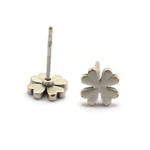 Silver Flower Earring, 8 Antique Silver Plated Brass Flower Stud Earrings (8mm) D1466