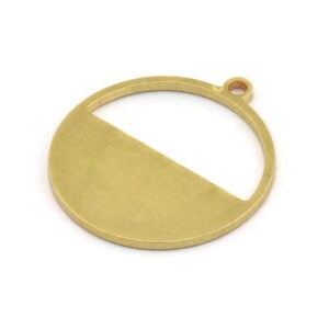 Brass Round Charm, 8 Raw Brass Round Shaped Charms With 1 Loop, Charm Pendants (23.5x21.5x1mm) A4706