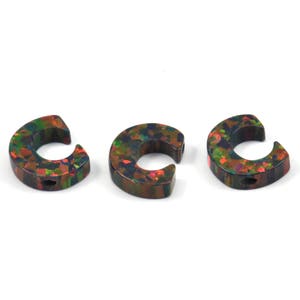 Letra Opal C - Letra Inicial Opal Snythetic (10x8x2,50 mm) F033