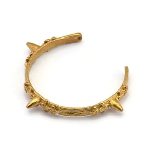 Textured Charm, 2 Raw Brass Textured Charms, Pendant Findings with 2 Holes (103x7x4.5x1.4mm) V039