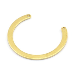 Brass Circle Pendant, 30 Raw Brass Circle Pendant With 2 Holes, Findings (24x28x2.4x0.8mm) E106