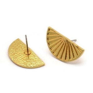 Semi Circle Earring, 2 Gold Plated Brass Half Moon Stud Earrings (22x11x1.2mm) N1330