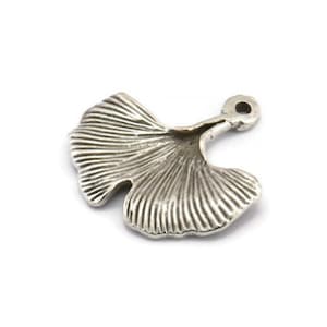 Gingko Leaf Pendant, 5 Antique Silver Plated Brass Leaf Charms (20x21mm) N0394