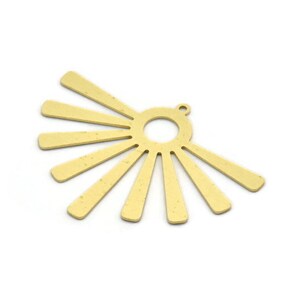 Brass Sun Charm, 4 Raw Brass Sunshine Charms With 1 Loop, Pendants, Findings (33x44x0.60mm) A6391