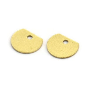 Brass Round Charm, 24 Raw Brass Round Shaped Charms With 1 Hole, Charm Pendants (9x8x0.60mm) A5448