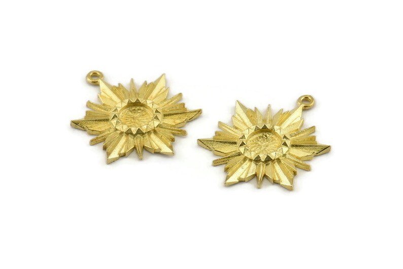 Brass Badge Charm N827 Earrings 28x21mm Pendants 4 Raw Brass Rosette Charms With 1 Loop
