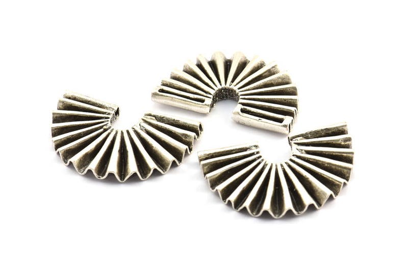Paper Rosette Pendant 40x26x4.5x0.6mm 1 Antique Silver Plated Brass Paper Rosette Shaped Semi Circle Pendant With 2 Holes U085 H366