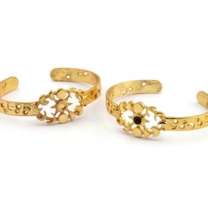 Gold Moon Cuff,  Gold Plated Brass Moon Phases Cuff Stone Setting With 1 Pad -  Pad Size 4mm N1657