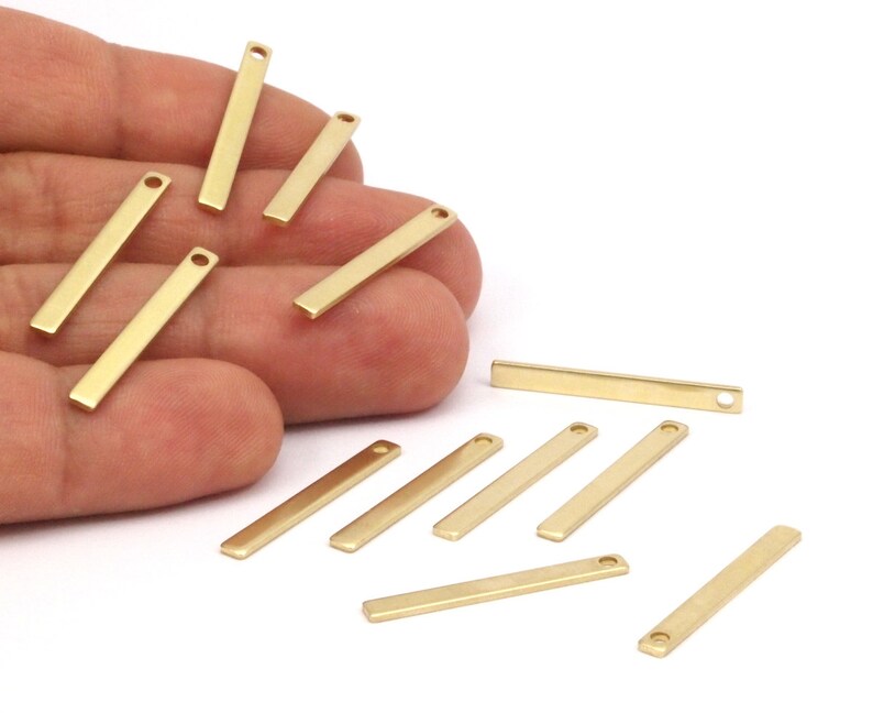 28x3x1mm BRC 155--A0831 Tiny Bar Pendant 60 Raw Brass Bars