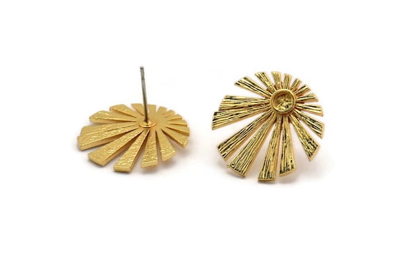 Pair of Brass Antique Flower Sunburst Tribal Stud Earrings Pair of Brass Antique Flower Sunburst Tribal Stud Earrings