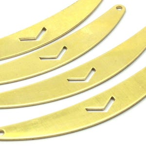 Chevron Choker Pendant - 4 Raw Brass Chevron Choker Pendants With 2 Holes (66x9mm) Chv 169-56 (b0045)