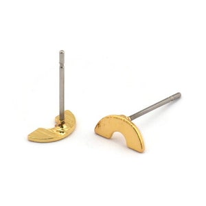 Gold Geometric Earring, 12 Textured Gold Plated Brass Tiny Semi Circle Stud Earrings (8x4x0.80mm) M02068 A2553