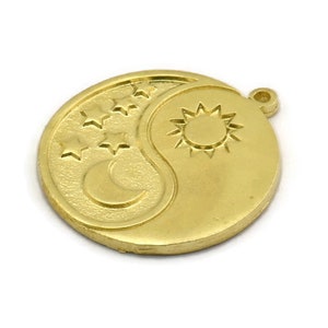 Brass Round Charm, Raw Brass Round Charm With 1 Loop, Yin Yang Findings, Sun Charms, Crescent Moon Charms (28x25x1.5mm) N2277