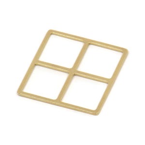 Fyrkantig mässingsberlock, fyrkantiga kopplingar i rå mässing, geometriska detaljer (23x0,80 mm) SMP2351 A5826