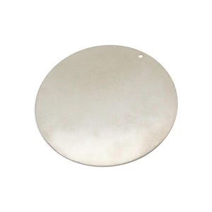 シルバーラウンドブランク、2つの巨大なシルバートーンラウンドスタンピングブランク、1つの穴付き（52x0.40 mm）A0600